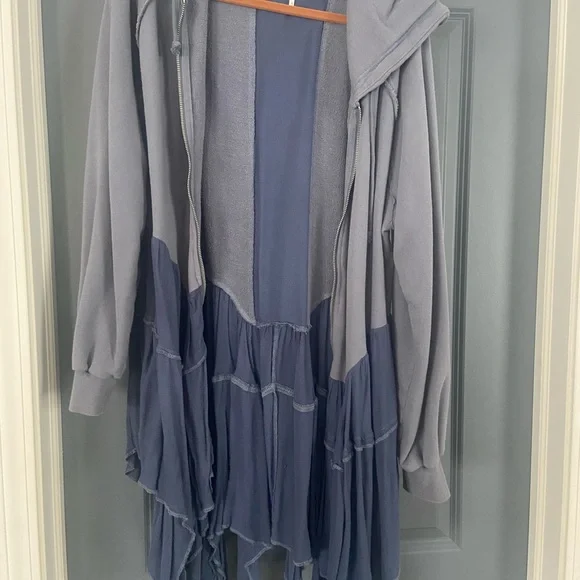 Free People Hooded sweatshirt, 2 tone flowy bottom - Picture 2 of 4